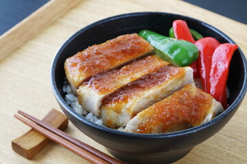ポークステーキ丼