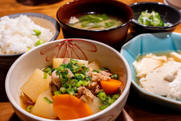 美味しい肉じゃが定食