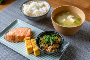 鮭と鮭の朝食