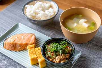 鮭と鮭の朝食