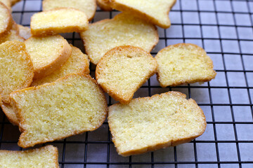 Crispy butter and sugar bread