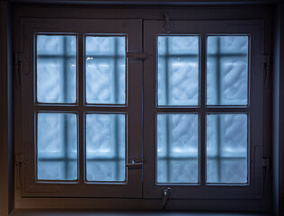 Fototapeta premium the old window in a room