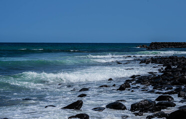 Fototapeta premium 遊覧船と波しぶき