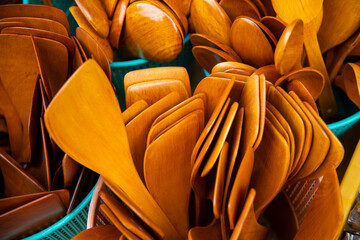 Obraz premium View of the wooden spatulas on sale