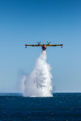Training of a Canadian civil security in the Mediterranean. Canadair pilots take advantage of the...