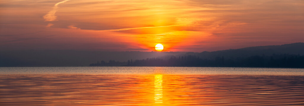 Sonnenuntergang auf der Insel Reichenau im Bodensee