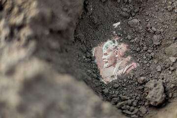paper money of the old USSR type with Lenin image was found in the pit