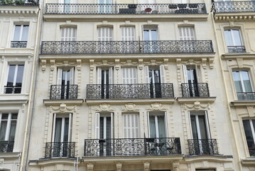 Obraz premium Immeubles haussmanniens à Paris. France