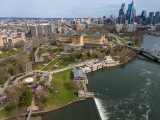 Obraz premium Aerial shots of Philadelphia Schulkill River and Boathouse Row