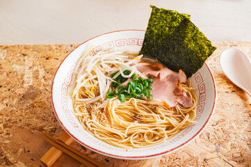 博多名物　豚骨ラーメン