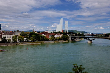 Naklejka premium Rheinufer in Kleinbasel im Frühling