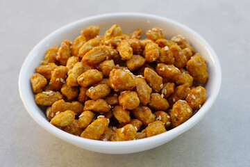 Caramelised peanuts with sesame, Candied peanuts