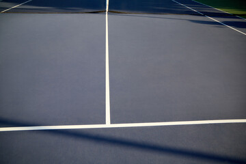 Empyt tennis court with lines