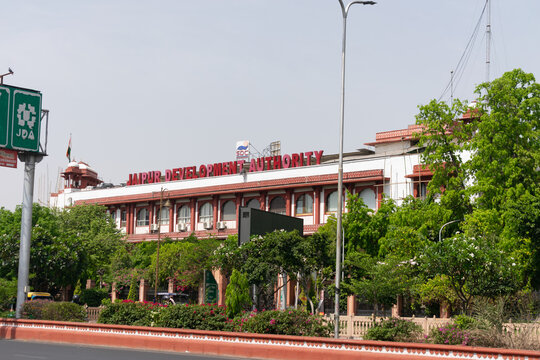 Building of Jaipur Development Authority responsible for infrastructure development in region. Government, minister, public, department, office, work, crime, corruption.