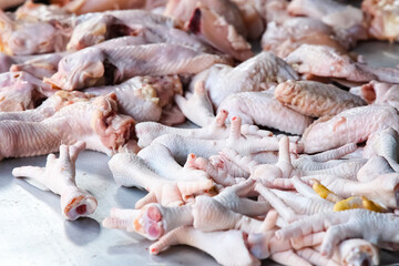 Raw chicken sold in the traditional market
