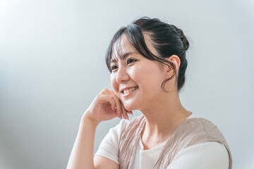 Fototapeta premium 美容・スキンケア・メイクアップの女性イメージ（ビューティー・フェイシャル・フェイスケア・肌ケア） 