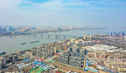 The surrounding beauty of Wuhan Yangtze River Bridge