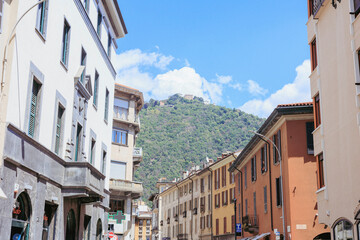イタリア・コモレイクのカラフルな街並み