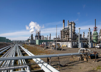 Oil and gas refinery iin California