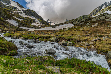 Paysages entre Martigny et le Col du Grand Saint-Bernard (2469m d'altitude), Valais, Suisse
