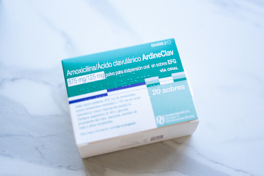 Amoxicilina ArdineClav. Medicamento. Antibi&oacute;tico