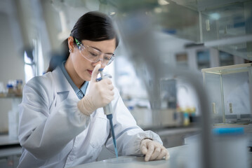 doctor doing experiment in lab