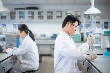 doctor doing experiment in lab