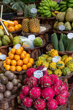Marktstand mit Drachenfrucht