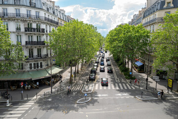 vue d'une rue dans le douzième arrondissement de Paris en France © Pierre Laborde 