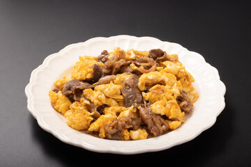 牛肉とふわふわ卵炒め