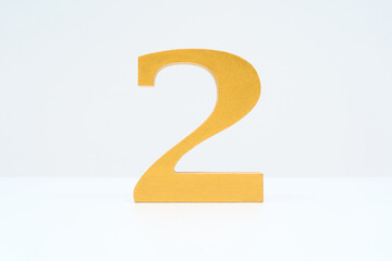 数字の「2」の木製ブロック