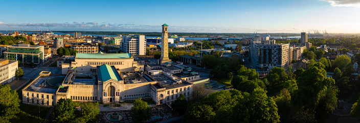 Naklejka premium Aerial view of SeaCity Museum in Southampton, a port city in Hampshire, England