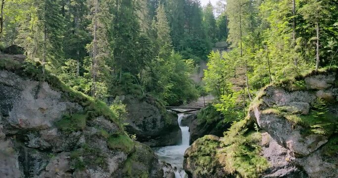 Dramatische Hochwasser-Aufnahmen: Buchenegger Wasserf&auml;lle in Zeitlupe - Gegradet