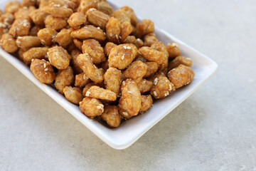 Caramelised peanuts with sesame, Candied peanuts