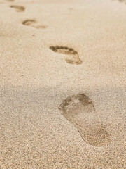 Stopy na piasku, odcisk stóp, polskie morze, nad morzem, wakacje, para stóp, stopy, podologia....