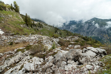 Blick vom Loser auf das tote Gebirge sowie das Ausseerland und den Dachsteingletscher, Salzkammergut, Streiermark, Österreich im Sommer