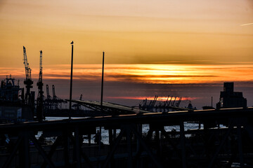 Hamburg x Harbor Sunset