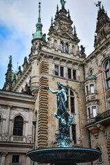 Hamburg x Statue 