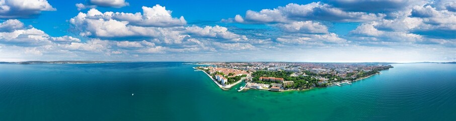 Obraz premium Panoramic aerial view of Zadar skyline from the sea, Croatia
