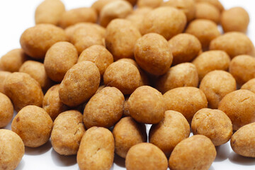 Coconut cream coated peanuts snack