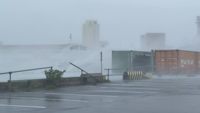 Fierce Wind And Waves Blast Ship Sheltering From Hurricane - Muifa
