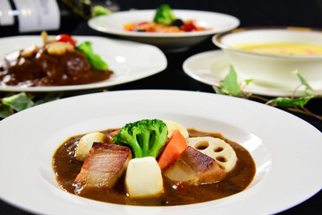 フランス料理コース　ポークと根菜のシチュー