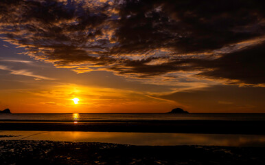 Obraz premium sunset over the sea