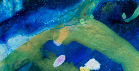 Fluid Beauty: Unveiling the Mysterious Allure of Liquid Art in Oil
