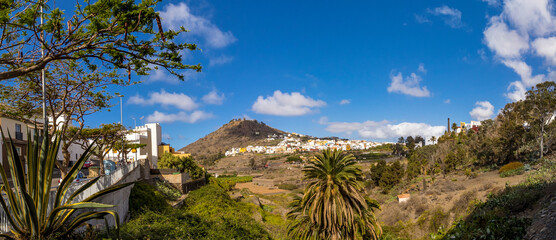 Paisaje panorámico de la Montaña de Arucas en la isla de Gran Canaria, España