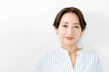 ポートレート女性　白バック