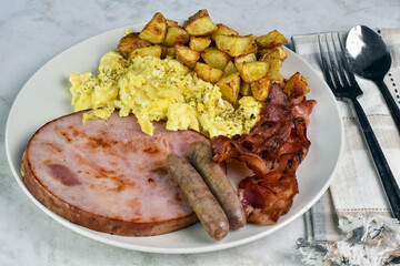 scramble egg and ham breakfast plate