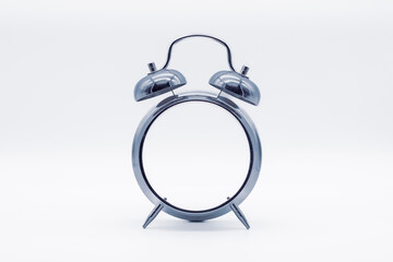 Despertador de estilo antiguo con la esfera en blanco 