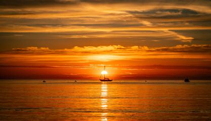 Obraz premium High tide sunset at Cemaes bay Isle of Anglesey