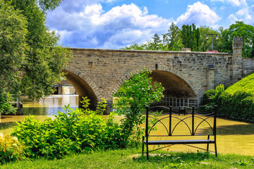 Huron Street Bridge, Shakespearean gardens, Stratford, On, Canada. This stone bridge was built in...